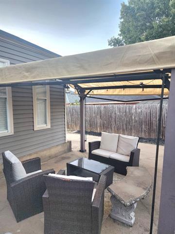 Building Photo - 931 Danforth Pl