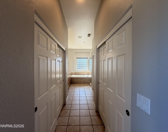 Building Photo - 4450 Desert Vista Ct