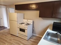 Building Photo - Updated 2 Bedroom Apartment in Millvale!