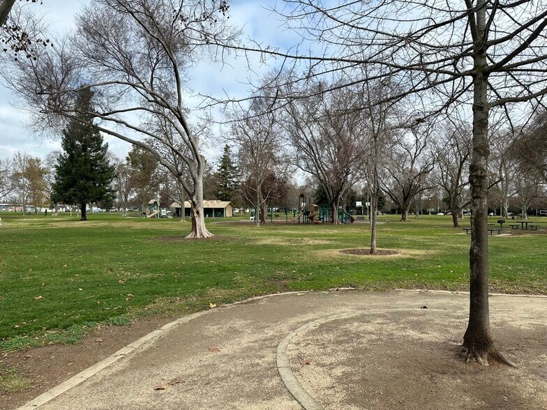 Tahoe Park walking path - 5966 11th Ave