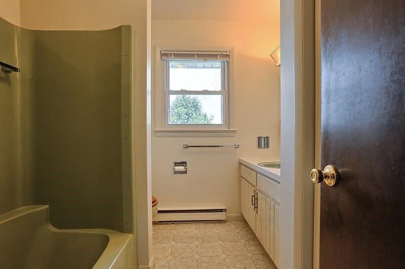 Building Photo - 451 W Main Ave