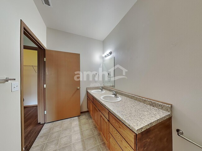 Building Photo - 11102 179th Ave Ct E