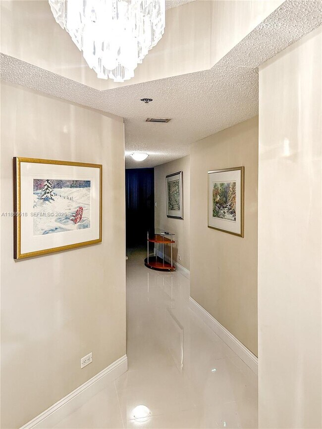 Building Photo - 7300 Radice Ct