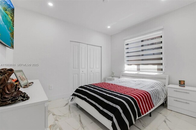 Building Photo - 11939 SW 241 Ter