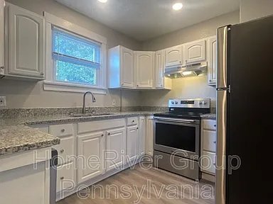 Building Photo - 804 Romine Ave