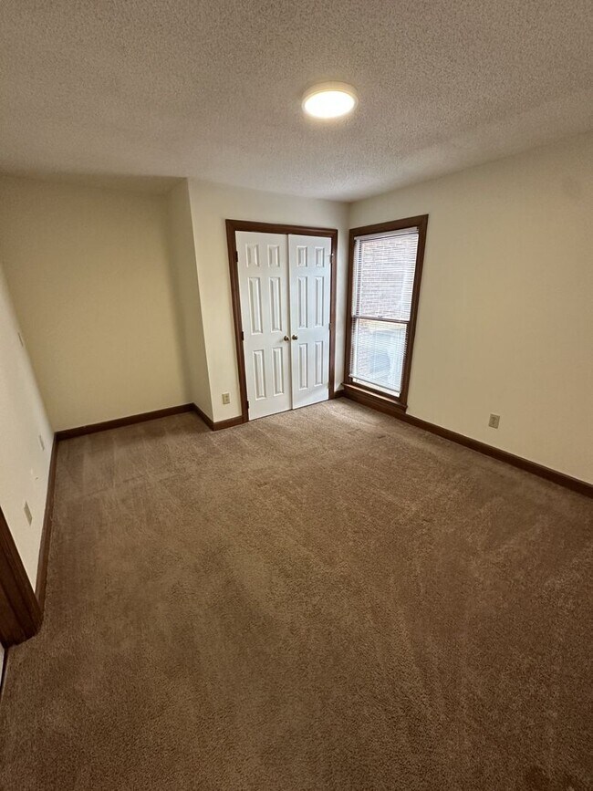 Building Photo - 3525 Ivy Commons Dr