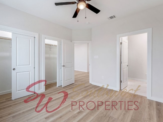 Building Photo - Gorgeous 3 bedroom townhome with a quick, easy walk to TSU campus!