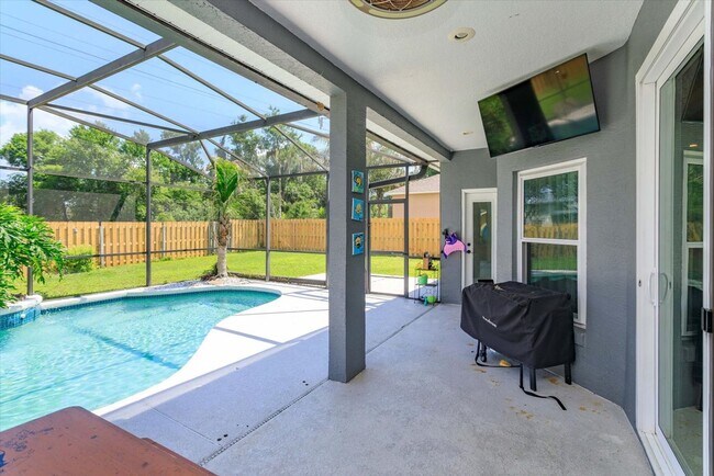 Building Photo - Beautifully Updated 4-Bedroom Pool Home in Winding Hollow