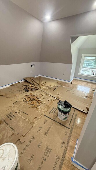 Building Photo - 5 Woodale Ave