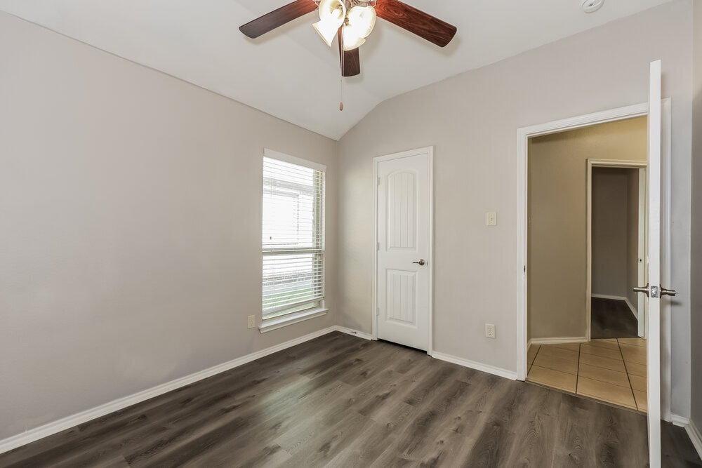 Building Photo - 1108 Lubbock Ln