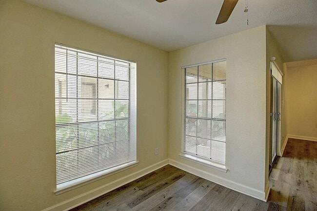 Building Photo - 2314 Capitan Dr