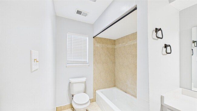 Building Photo - 1107 Verret Ln