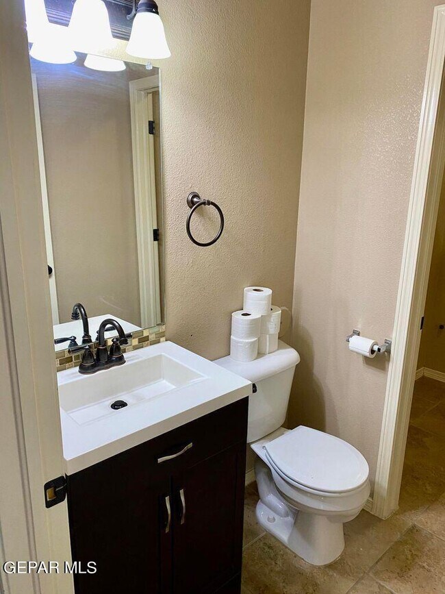 Building Photo - 12331 Sombra Grande Dr