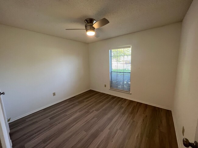 Building Photo - Single Family Home *LEASING SPECIAL AVAILA...