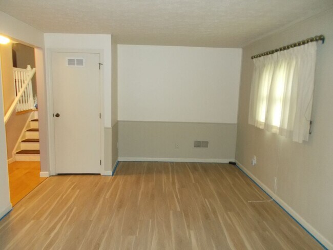 Building Photo - 2250 Autumn Way