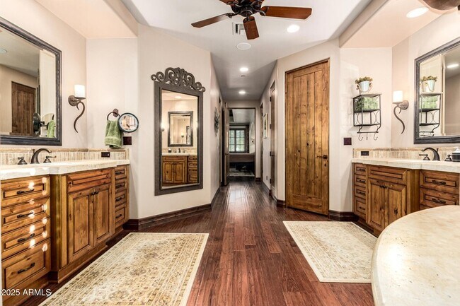 Building Photo - 1930 E Desert Willow Dr