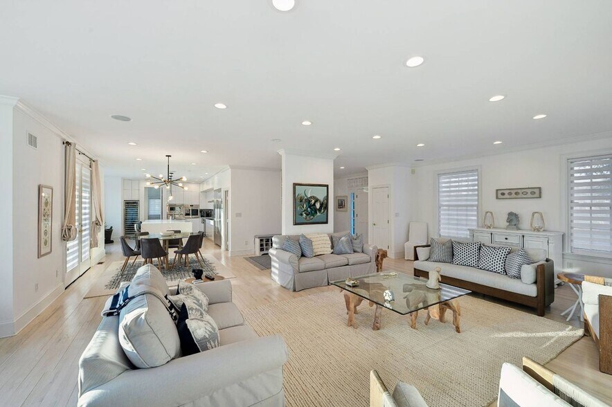 Building Photo - 131 Flying Point Rd