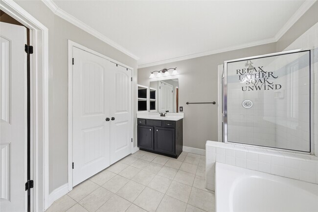 Building Photo - 13506 Spring Ct