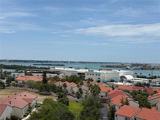 Building Photo - 255 Dolphin Point