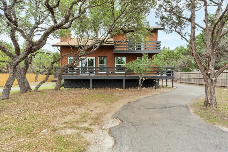 Building Photo - 1142 Amanda