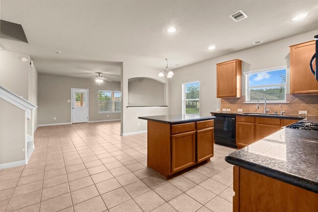 Building Photo - 2827 Lockeridge Oaks Dr