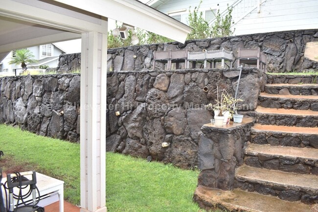 Building Photo - Waikele 4 bedroom, 3 bath home w/ enclosed garage