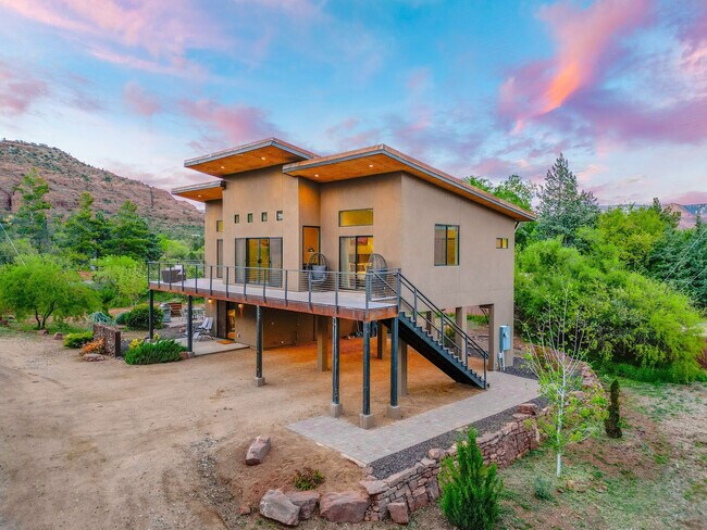 Building Photo - 30 Moondance Ln