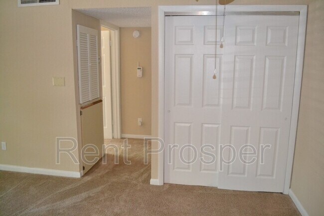 Building Photo - 4401 Thornbriar Ln