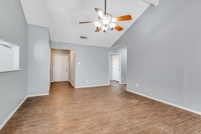 Building Photo - A Perfect Escape: 3 Bedroom House