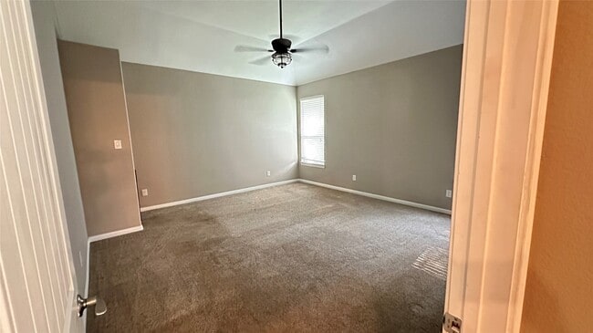 Building Photo - 25221 Armagh Rd