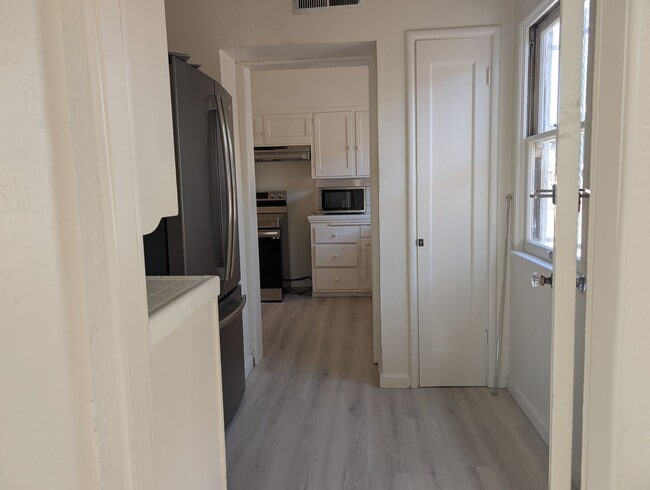 Building Photo - Taylor Wheeler built Fresno High Area home offering wonderful amenities + separate 1 bedroom suite.