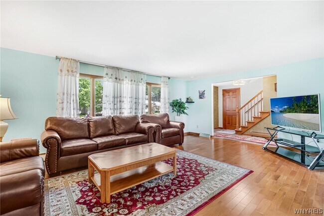 Building Photo - 71 Chaumont Dr
