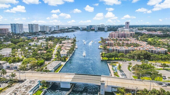 Building Photo - 100 SE 5th Ave