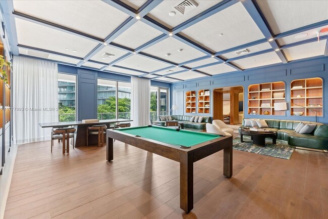 Building Photo - 2655 S Bayshore Dr