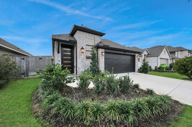 Building Photo - 25931 Dawning Torch Trce