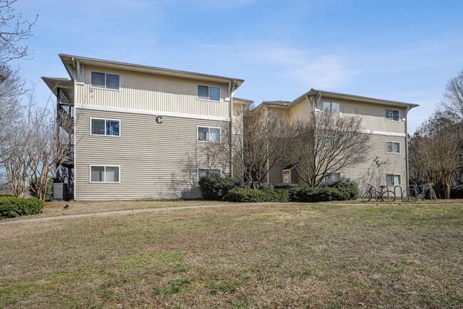 Building Photo - 303 Smith Level Rd