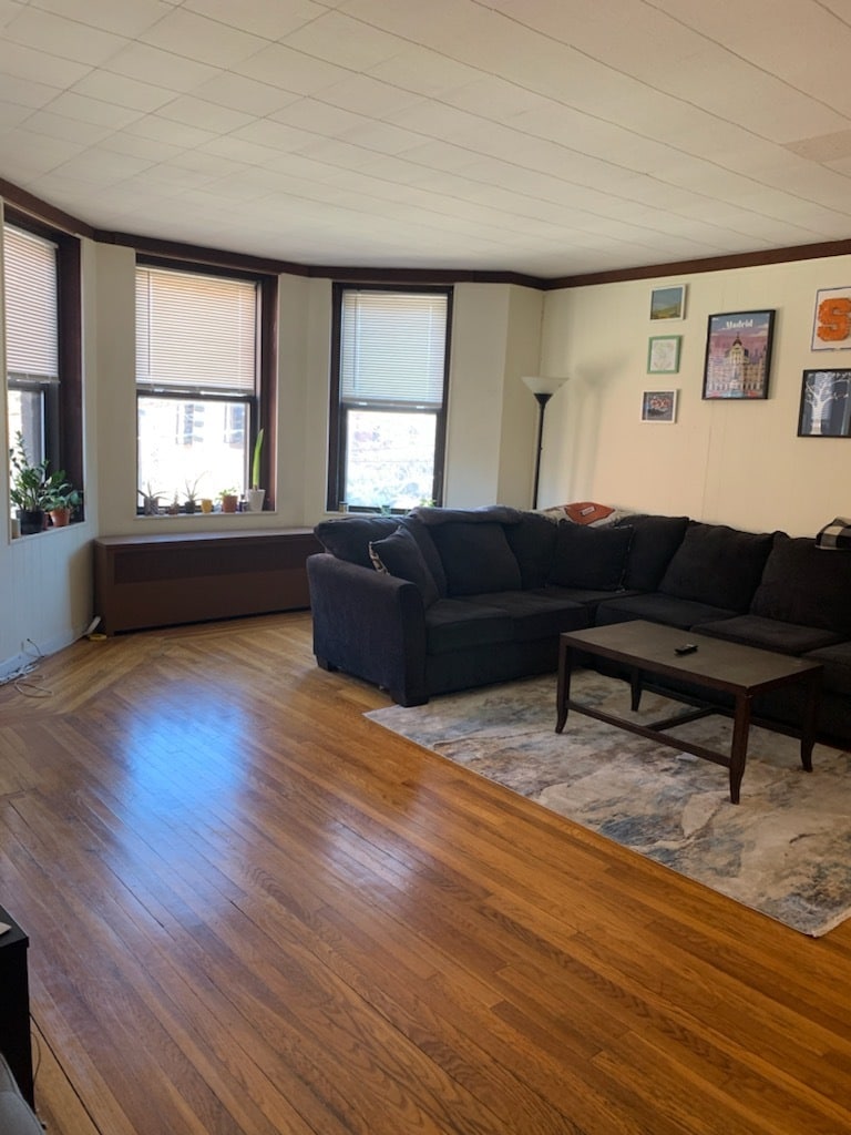 Building Photo - 39 Carlton St