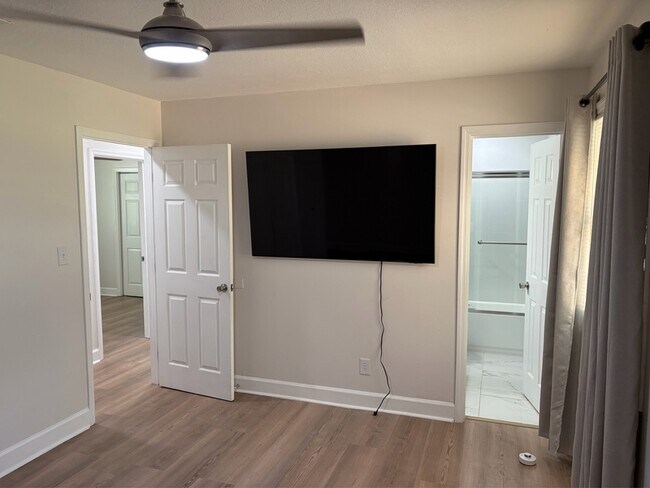 Building Photo - 1484 Van Delia Rd