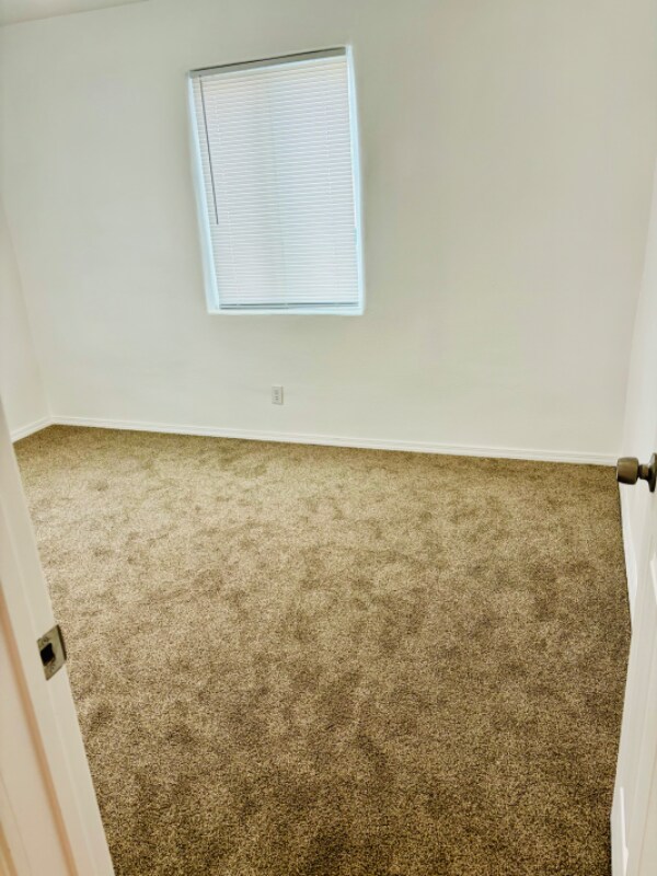 Building Photo - 1325 San Andres Ave NW