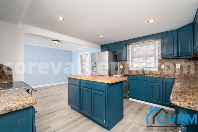 Building Photo - 7884 Huguenot Ct