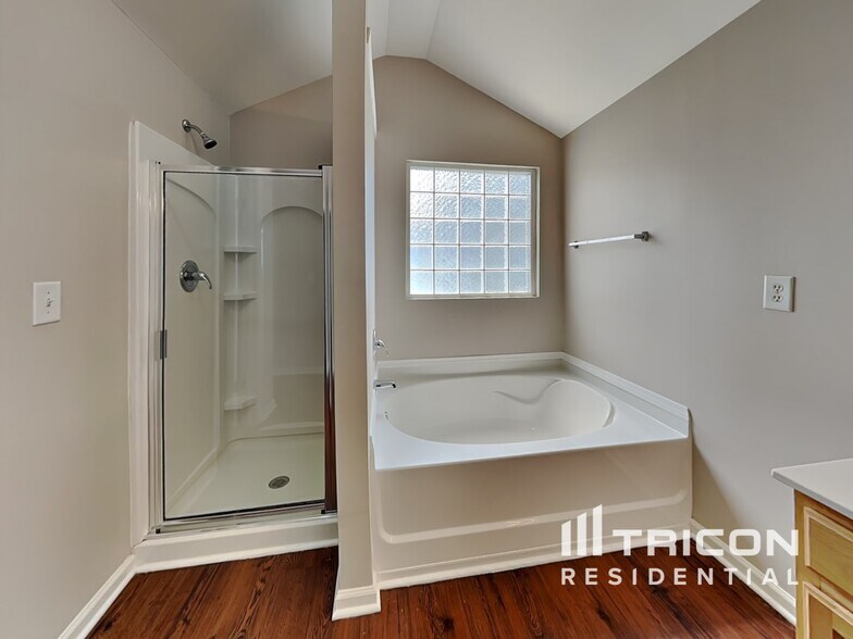 Building Photo - 7233 Hidden Creek Dr