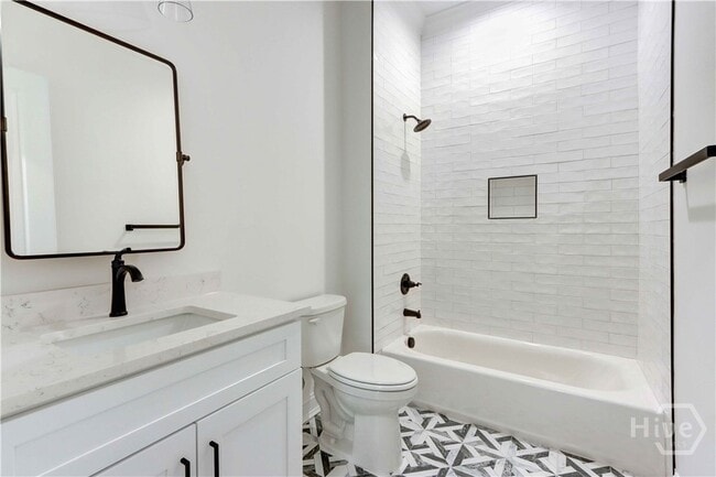 Building Photo - 222 W 39th St