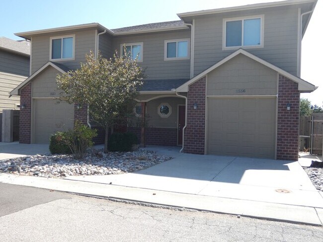 Building Photo - 1552 S Goebel Cir