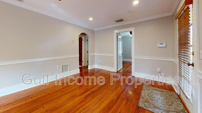 Building Photo - 1422 17th St W