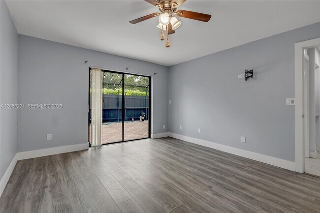 Building Photo - 1050 Summit Trail Cir