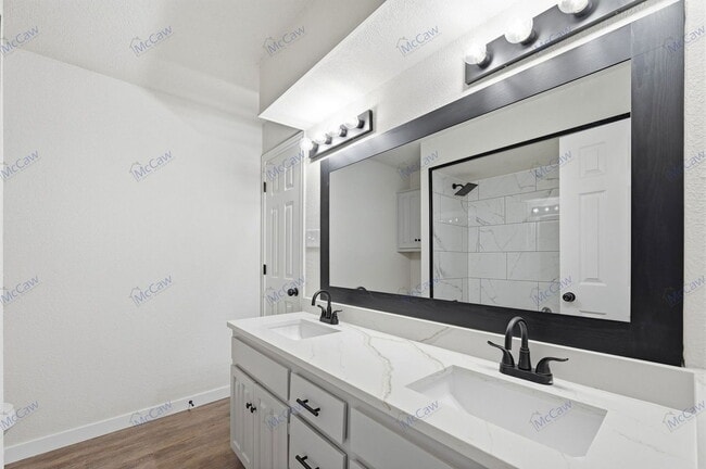 Building Photo - 5028 Groom Ln