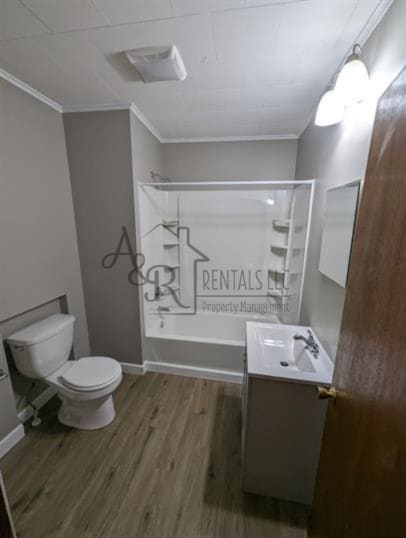 Building Photo - 403 E 21st St