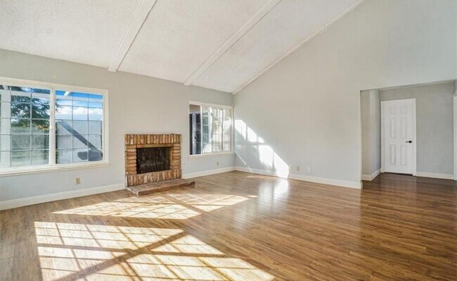 Building Photo - 24121 El Tiradore Cir
