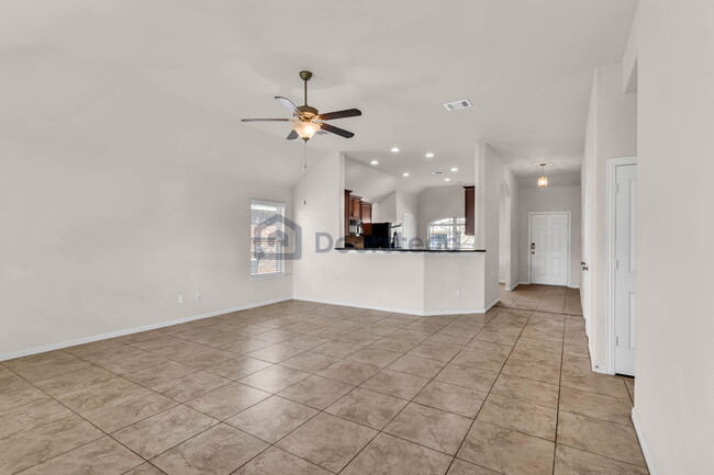 Building Photo - 238 Travertine Trl