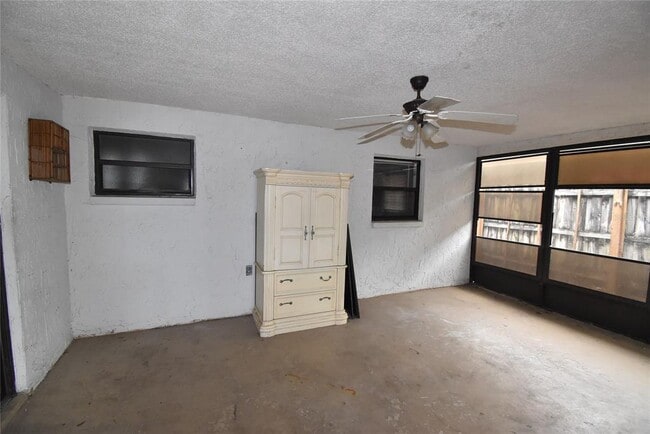 Building Photo - 7615 Karen Dr